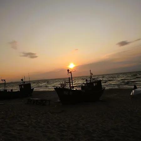 Wooden House In By Wicko Сasa de vacaciones